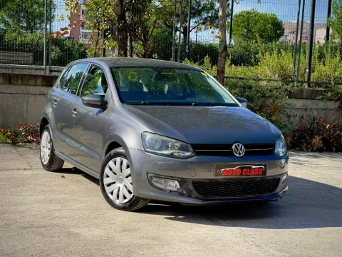 Tirane, shes makine VW POLO BENZIN GAZ Benzin+Gaz, gri e erret manuale Klima 204.000 km