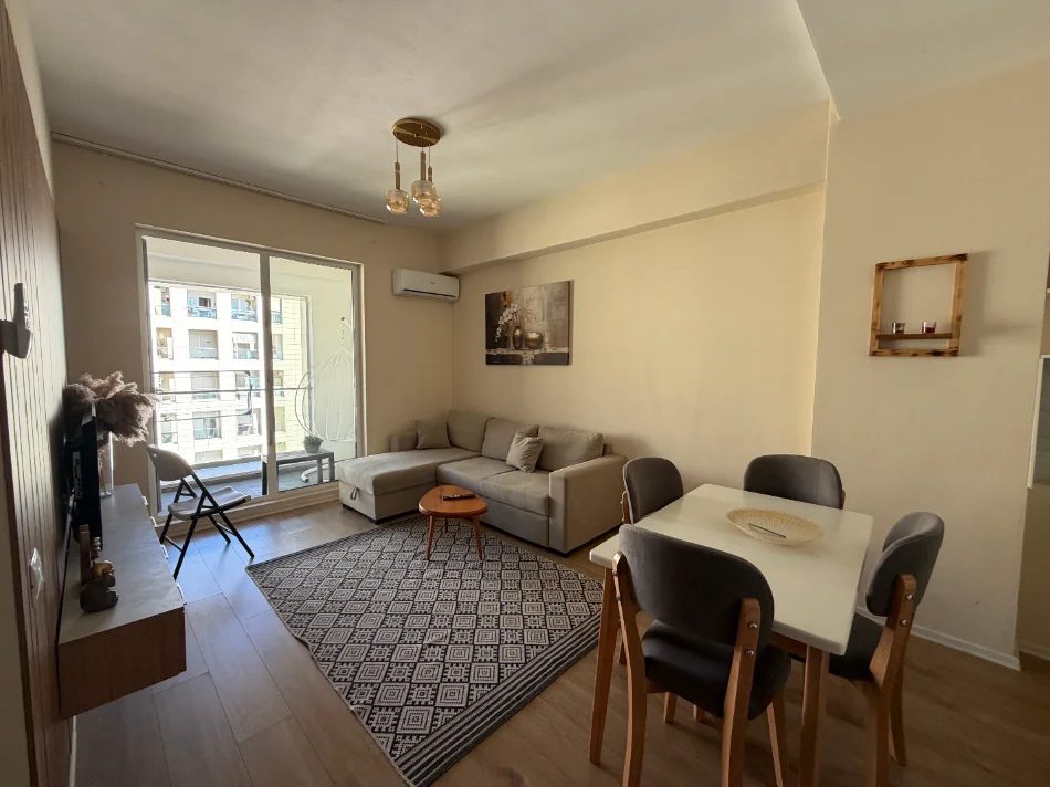 Tirane, jepet me qera apartament 2+1+Ballkon Kati 5, 92 m² 600 € (Siri Kodra)