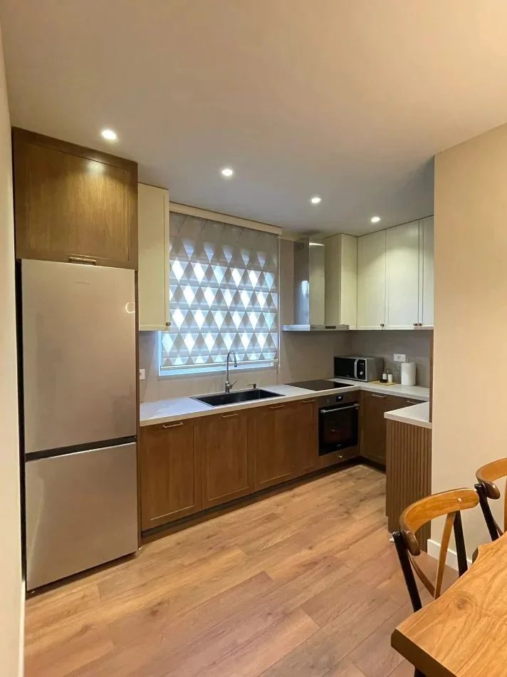 Tirane, jepet me qera apartament 2+1 Kati 2, 76 m² 700 € (Selitë)