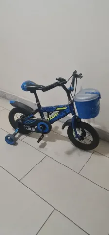 Tirane, shes biciklete per femije me 3 rrota Biciklet per femije blu 35 €