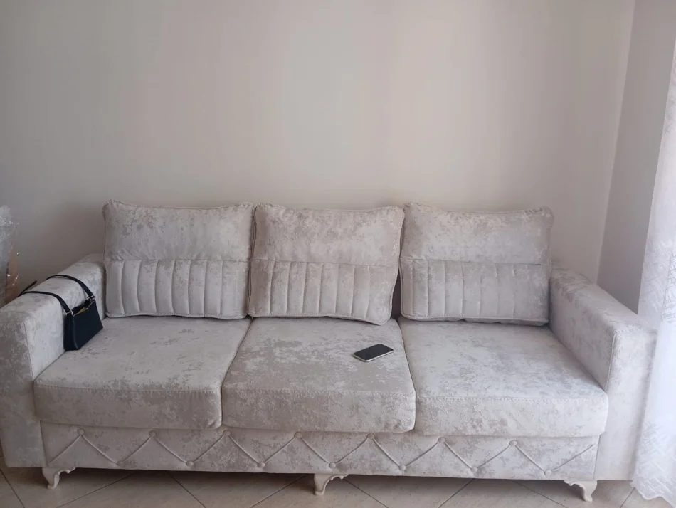Tirane, jepet me qera apartament 1+1+Ballkon Kati 6, 65 m² 550 € (Market Xhangolli)