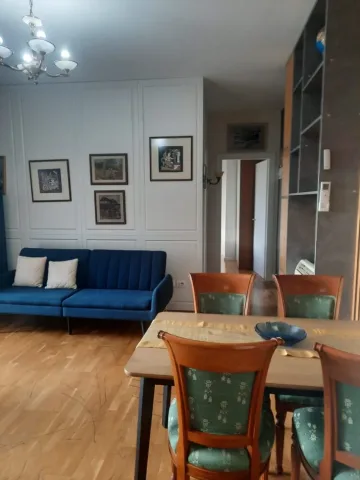Tirane, jepet me qera apartament 2+1 Kati 5, 90 m² 700 € (Rruga e barrikadave)