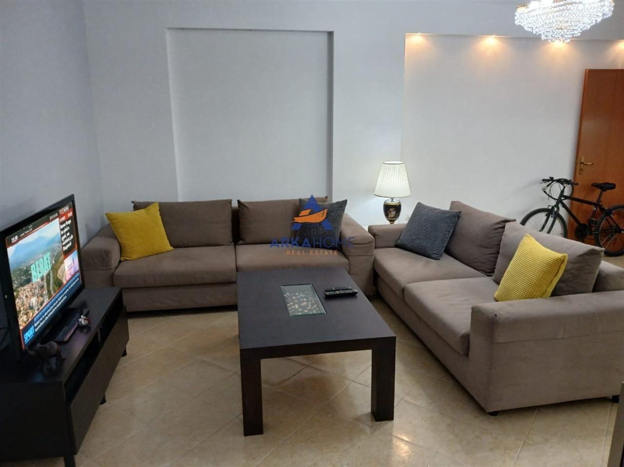 JEPET APARTAMENT ME QERA 2+1+ BALLKON" AFER RESTORANT FRESKU