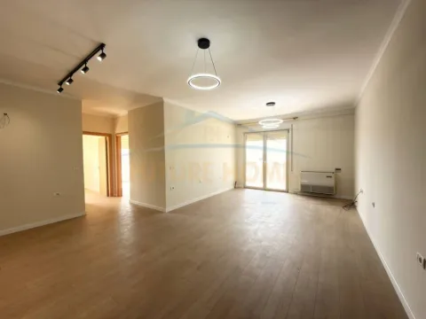 Tirane, shitet apartament 2+1+Ballkon Kati 7, 114 m² 149.000 € (Fresk)