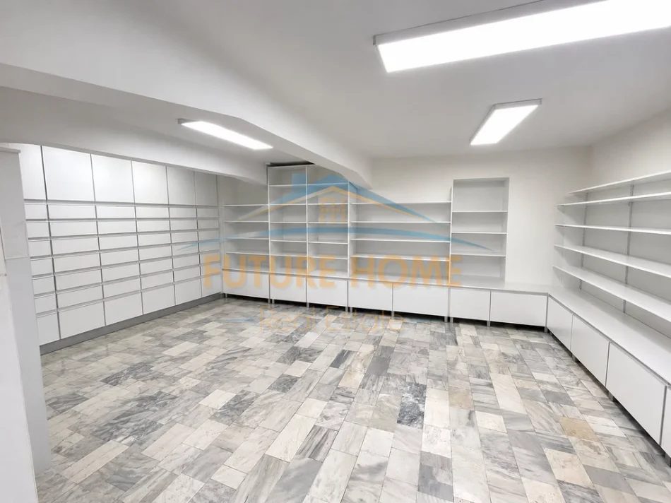 Tirane, jepet me qera ambjent biznesi Kati -1, 42 m² 800 € (Myslym Shyri)
