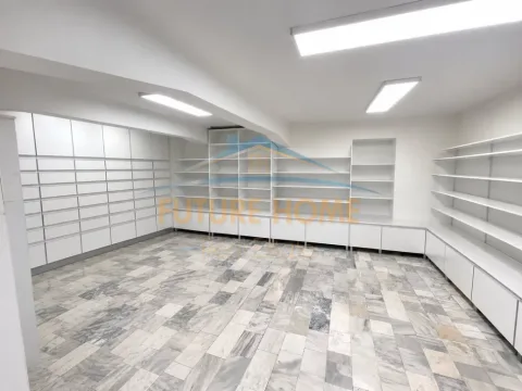 Tirane, jepet me qera ambjent biznesi Kati -1, 42 m² 800 € (Myslym Shyri)