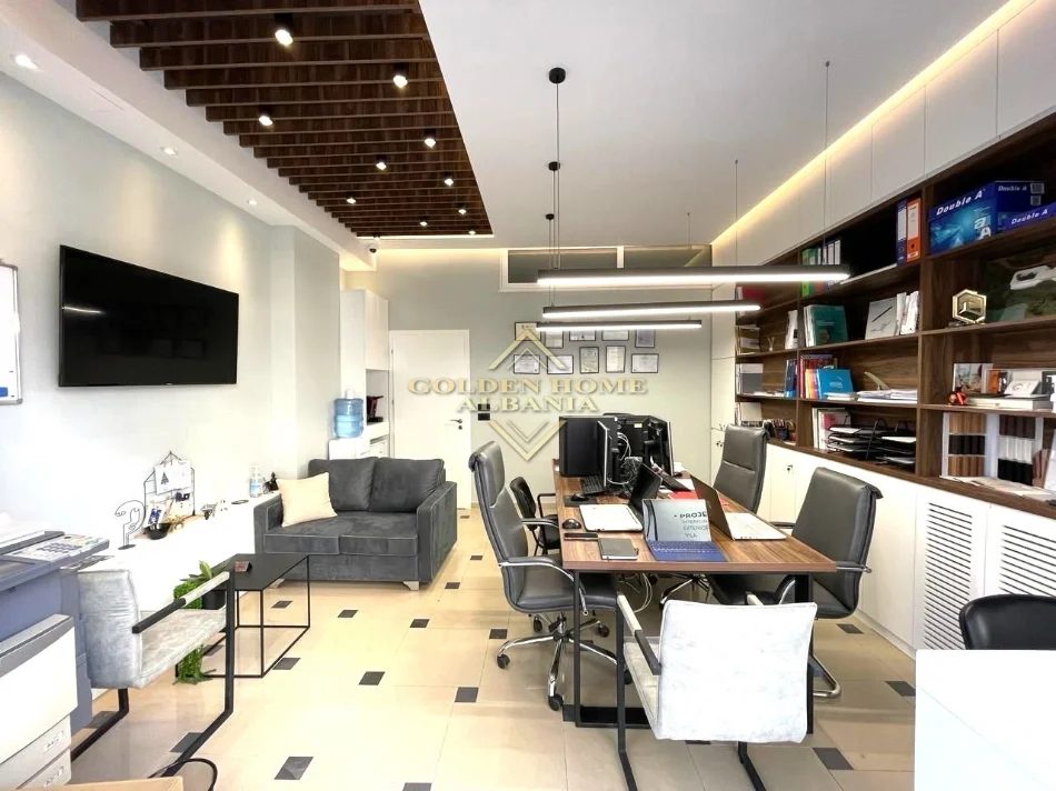 Tirane, shitet ambjent biznesi , 43 m² (komuna e parisit)