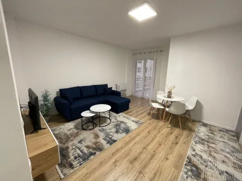 Apartament 1+1 me qira ne Aura Complex