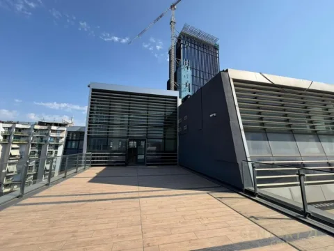 Tirane, jepet me qera ambjent biznesi Kati 8, 922 m² 25.000 € (Rruga e kavajes)