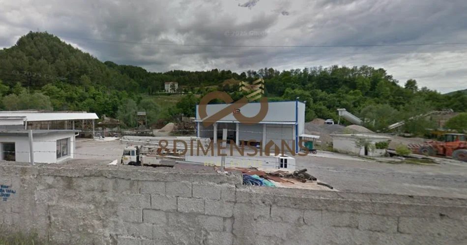 Tirane, shitet toke , 1.400 m² 168.000 € (stermas)