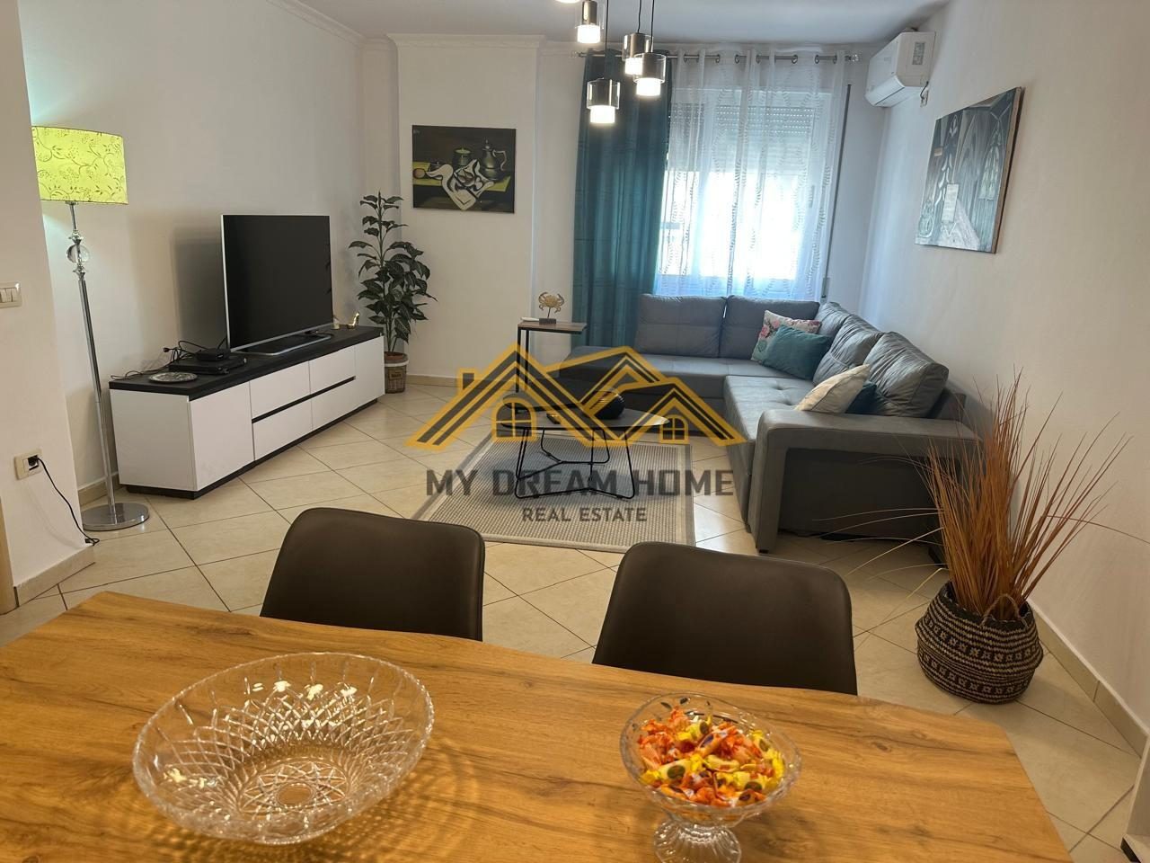 JEPET ME QIRA APARTAMENT 1+1 NE RRUGA E RE PORTIT ,DURRES !