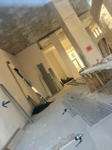Tirane, jepet me qera dyqan Kati 0, 200 m² 5.500 € (QENDER)