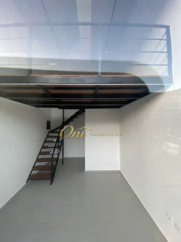 Tirane, jepet me qera dyqan Kati 1, 32 m² 400 € (KOMUNA E PARISIT)