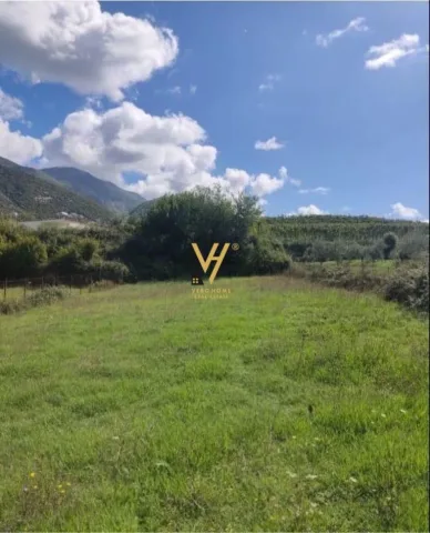 Tirane, shitet toke , 19.600 m² 196.000 € (VORE)