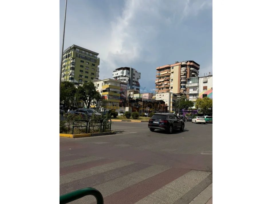 Tirane, shitet apartament 1+1 Kati 2, 85 m² 250.000 € (SHESHI WILLSON)