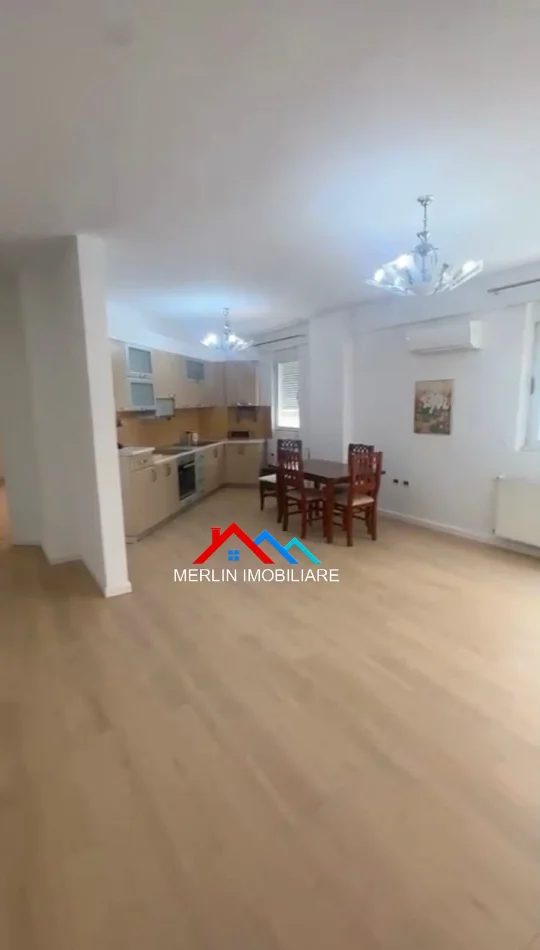Tirane, jepet me qera zyre Kati 1, 120 m² 1.066 € (RRUGA VASO PASHA,GARDA)