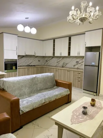 Tirane, jepet me qera apartament 2+1 Kati 3, 126 m² 600 € (5 Maji)