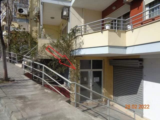 Tirane, Shitet Bodrum 225 m² dhe 2 Njesi 127.6 m² & 31.3 m², Cmimi Referues 43.209.000 Leke (Prane Kopshtit Botanik)