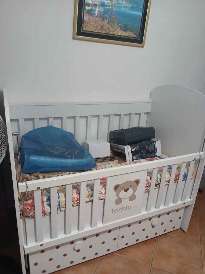 Tirane, shes krevat femijsh 130€