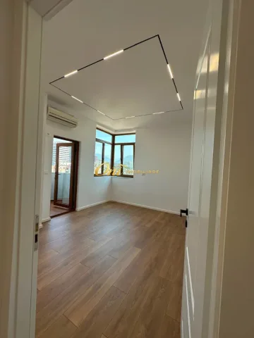 Tirane, shitet apartament 1+1 Kati 5, 55 m² 143.000 € (ISH STACIONI I FUNDIT I TIRANES SE RE)