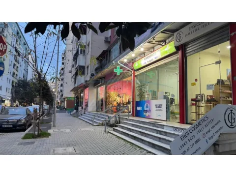 Tirane, shitet ambjent biznesi Kati 0, 45 m² 115.000 € (Yzberisht, prane Nela 3)
