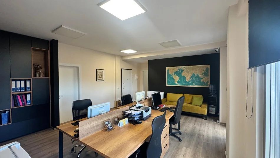 Tirane, shitet ambjent biznesi Kati 7, 166 m² 475.000 € (RRUGA E KAVAJES)
