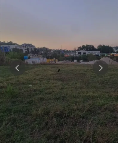 Tirane, jepet me qera toke , 1.600 m² (TEG)
