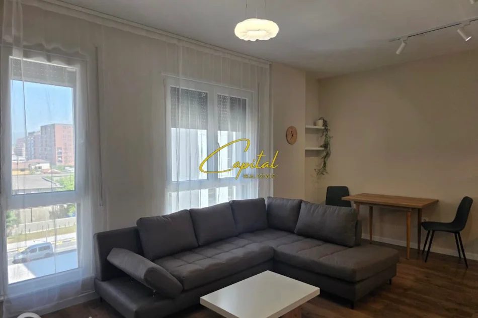 Tirane, jepet me qera apartament 1+1 Kati 3, 64 m² 530 € (5 MAJI)