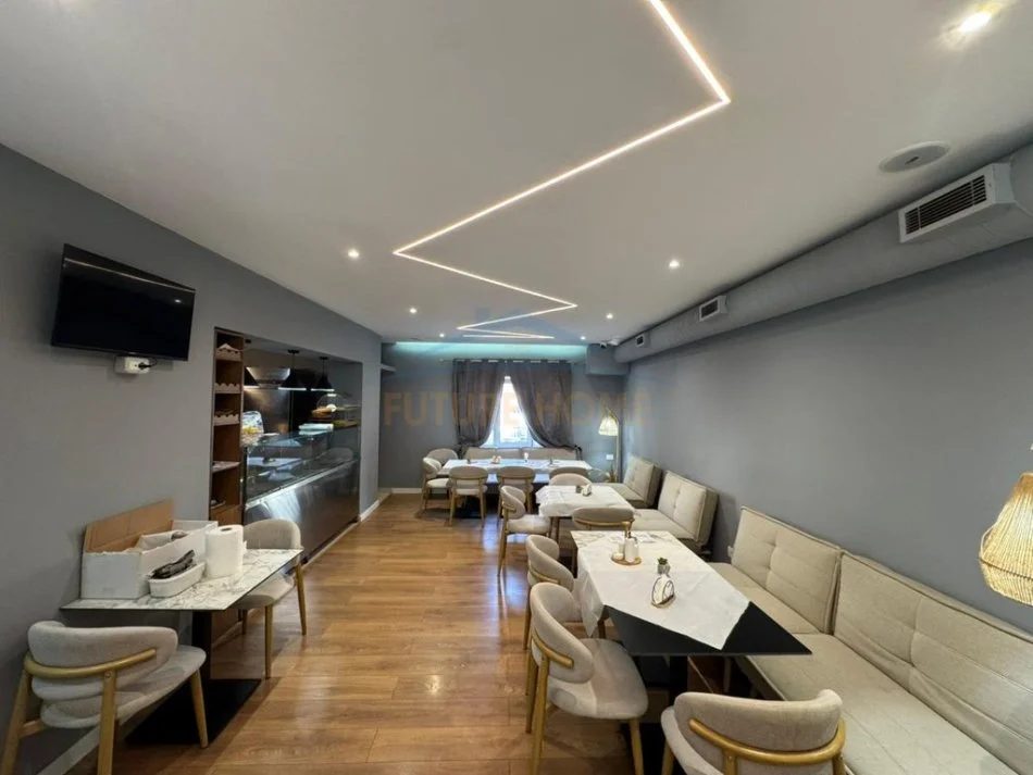 Tirane, shes Shitje , Biznesi Bar - Restorant , Tirane , Komuna e Parisit 42.000 €