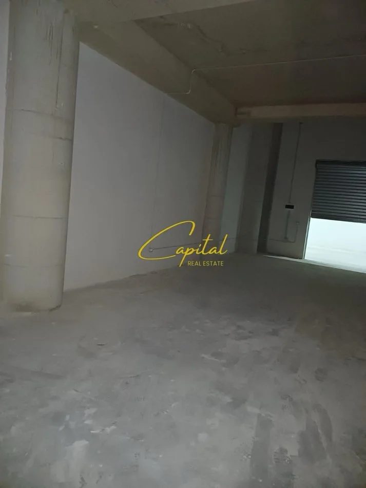 Tirane, jepet me qera magazine Kati -1, 160 m² 3.000 € (STACIONI TRENIT)