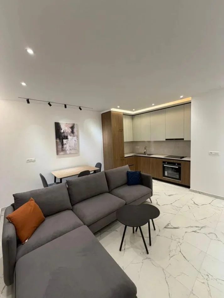 Tirane, jepet me qera apartament 1+1 Kati 6, 70 m² 750 € (PRANE RING CENTER)