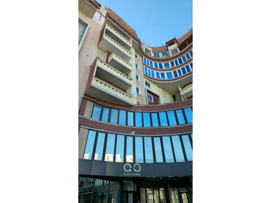 Tirane, shitet ambjent biznesi Kati 2, 1.278 m² 2.600.000 € (Kamez)