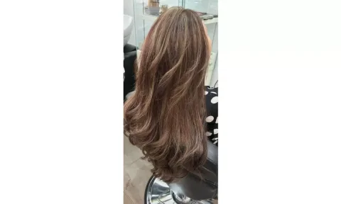 Sallon Prive Lina ofron sherbime profesionale estetike