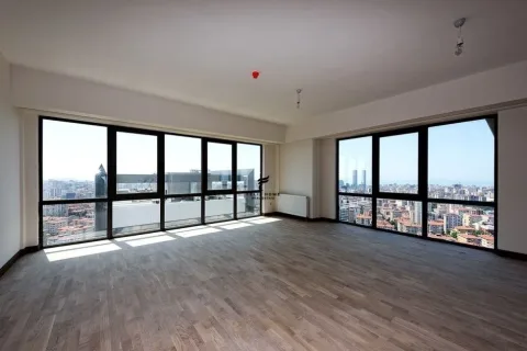 Tirane, jepet me qera zyre Kati 1, 140 m² 1.400 € (STACIONI TRENIT)