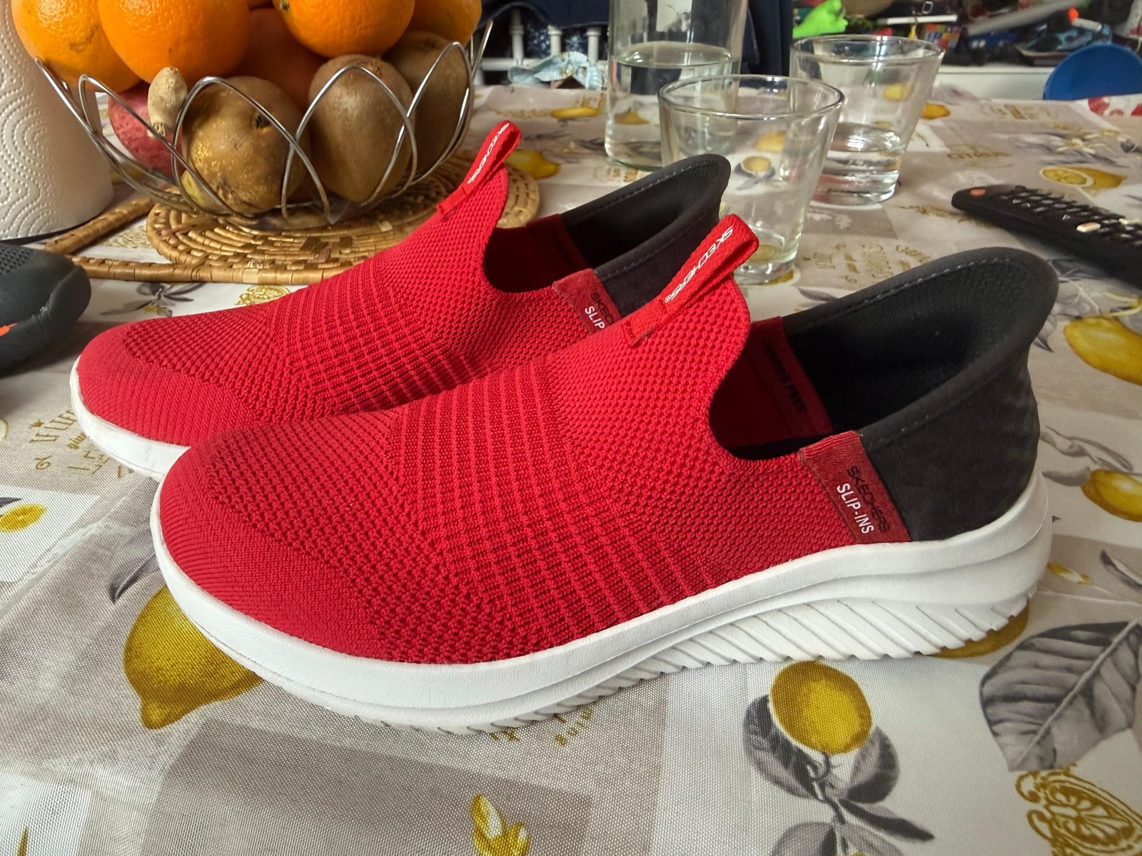 Shiten kepuc skechers 33.5 te reja