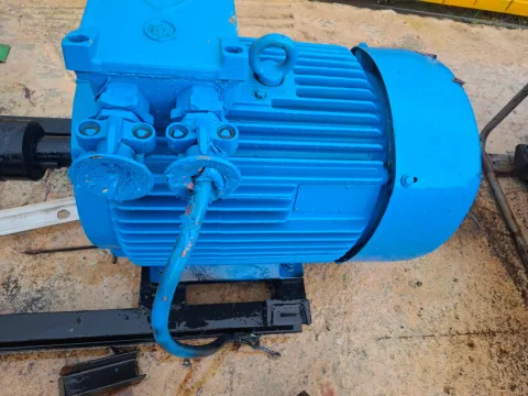 Elektromotor tre fazor 22 kw