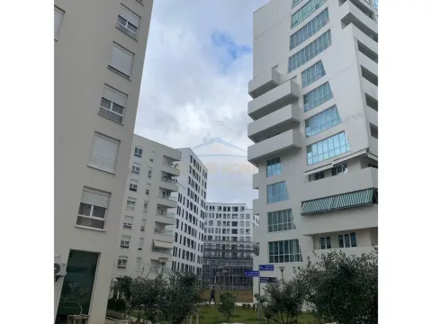Tirane, shitet ambjent biznesi Kati 0, 61 m² 282.000 € (21 Dhjetori)