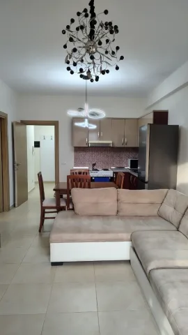 Tirane, jepet me qera apartament 1+1 Kati 4, 67 m² 600 € (PAZARI I RI)