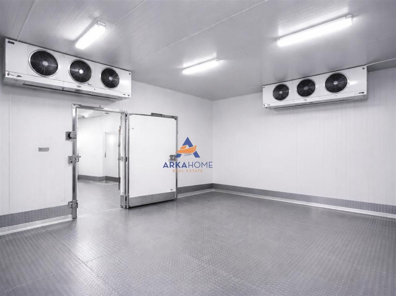 JEPET ME QERA AMBIENT FRIGORIFERIK 80M2 "AUTOSTRADA TR-DURRE