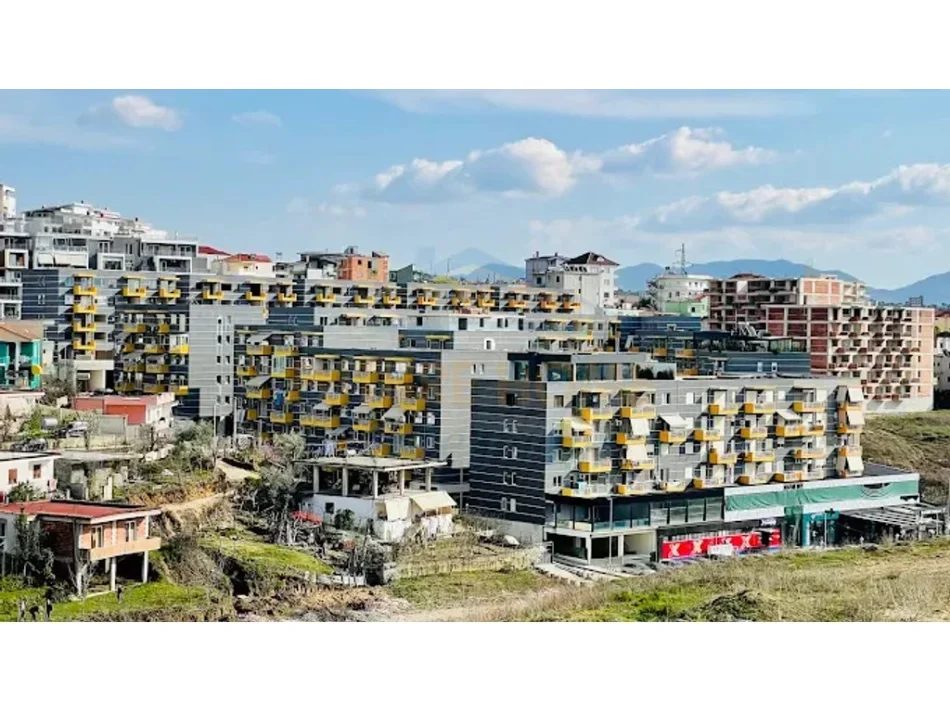 Tirane, shitet ambjent biznesi Kati 0, 40 m² 60.000 € (Kompleksi Tom Doshi)
