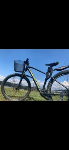 Tirane, shes biciklete Scott 330 €