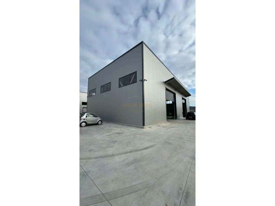 Tirane, shitet magazine Kati 0, 1.400 m² 800.000 € (Prush)