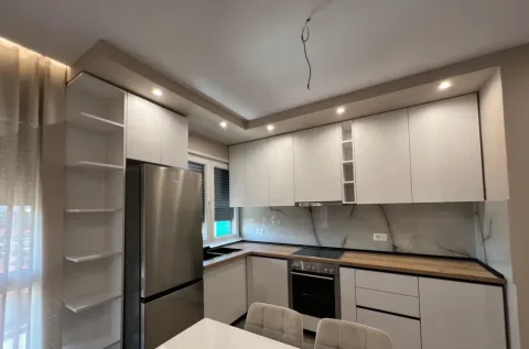 Tirane, jepet me qera apartament 1+1 Kati 6, 53 m² 600 € (Rruga Jordan Misja)