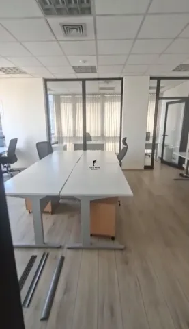 Tirane, jepet me qera zyre Kati 8, 275 m² 4.950 € (QENDER)