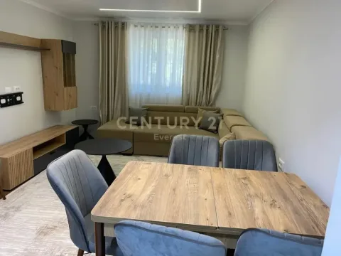 Tirane, jepet me qera apartament 2+1 Kati 1, 91 m² (O Kateshet)
