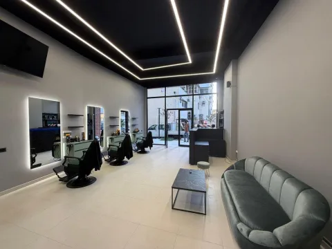 0683487469 Shitet , Biznes Barber Shop, Pazari i Ri, Tirane