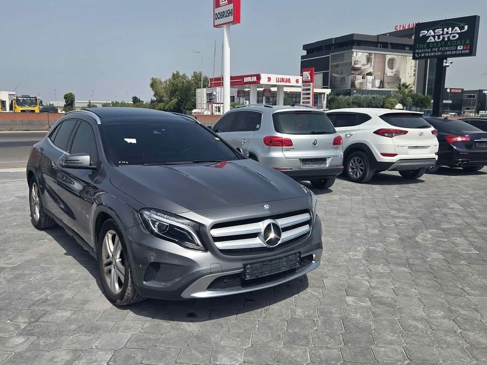 Mercedes benz GLA 220 nafte viti 2016