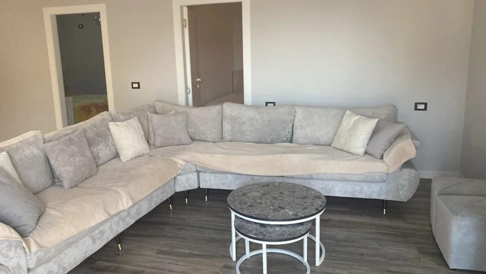 Tirane, jepet me qera apartament 2+1 Kati 2, 90 m² 650 € (Porcelani)