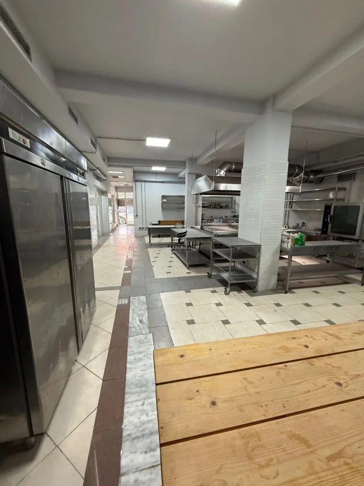 Tirane, shitet ambjent biznesi Kati 0, 150 m² 330.000 € (QENDER)