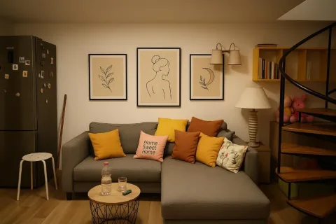 Tirane, jepet me qera apartament duplex 1+1+Ballkon Kati 1, 65 m² 500 € (Rruga Siri Kodra)